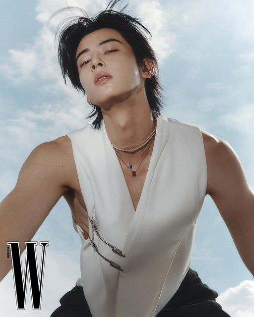 Cha-Eunwoo-x-Chaumet-for-W-Korea-documents-1