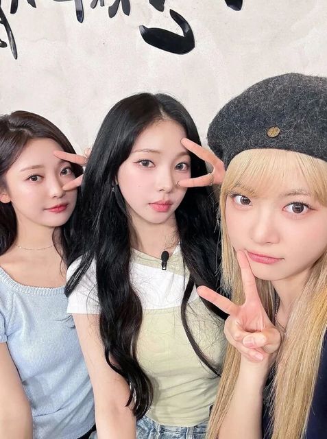 230928-eunchaes-star-diary-twitter-update-hong-eunchae-with-v0-s7nd7sns8zqb1