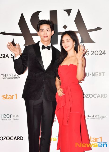 Taecyeon (left) and Girls' Generation's Yuri (right)