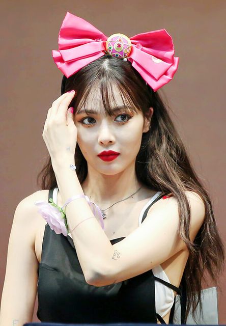 Hyuna_at_fansigning_on_July_21,_2018