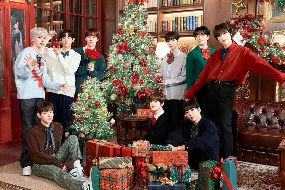 NINE.i_Back_to_Christmas_group_concept_photo_1