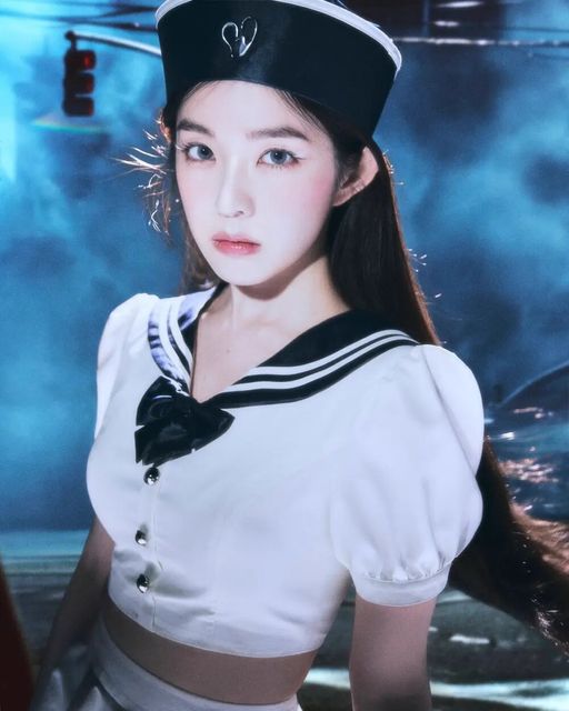 Red_Velvet_Irene_Cosmic_concept_photo_1