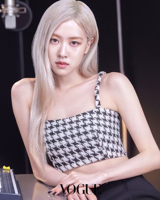 blackpink_rose_vogue_korea_yves_saint_laurent_2021_April_1-1597x2000