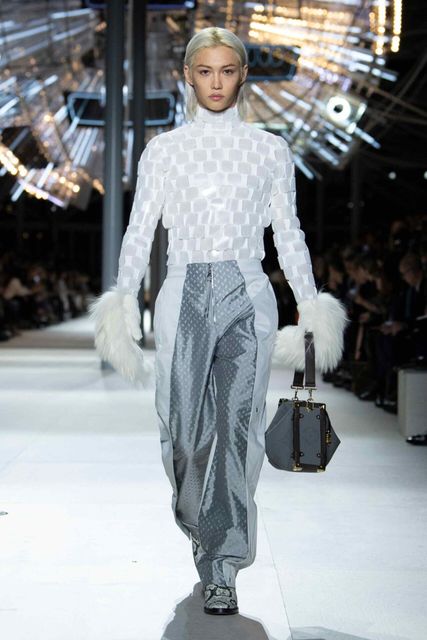 LV_FW24_Look_09_11zon-scaled