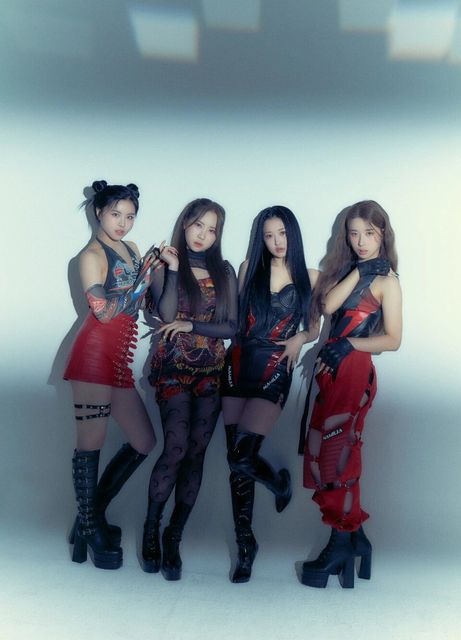 Rocking_Doll_Survive_concept_photo_3