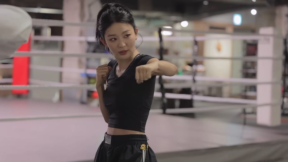 Broze medal at the Paris Olympics_!🥉Honey Fist Seulgi's boxing challenge🥊Chaotic Challenge ep.03 8-23 screenshot