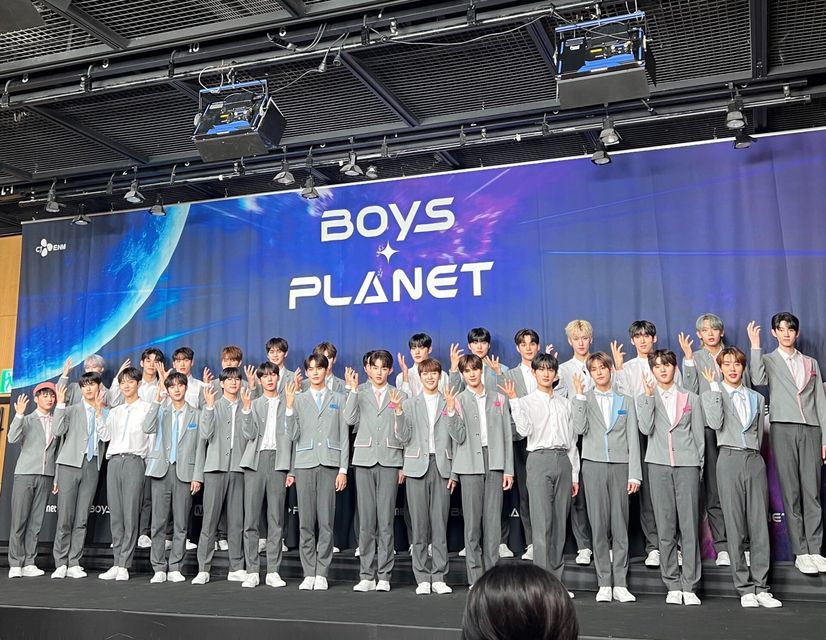 boys-planet-press-conference-gro