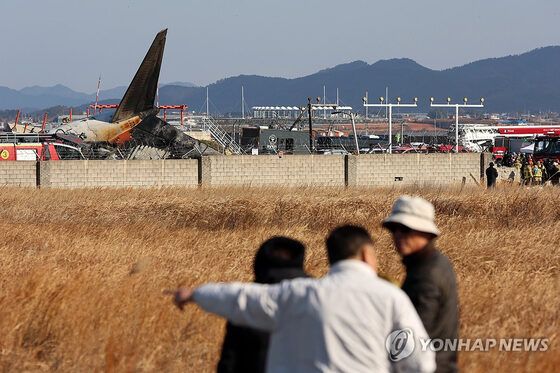 Authorities Confirm Timeline Of Jeju Air Plane Crash — Mayday Declared ...