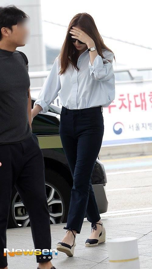 f(x)'s Krystal at the airport / SM Entertainment