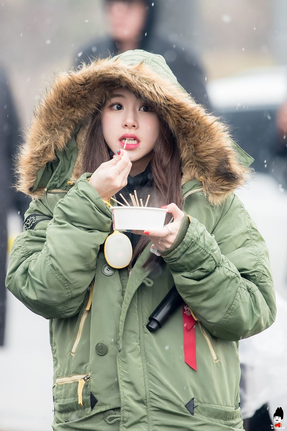 Fans capture heartwarming photos of TWICE during Korea's first snowfall ...