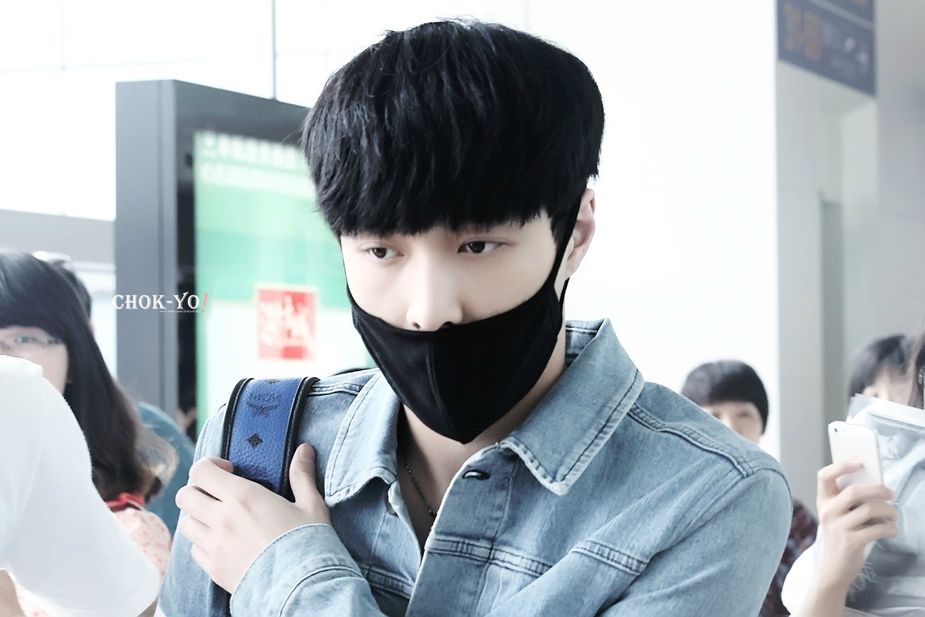 lay exo airport fashion