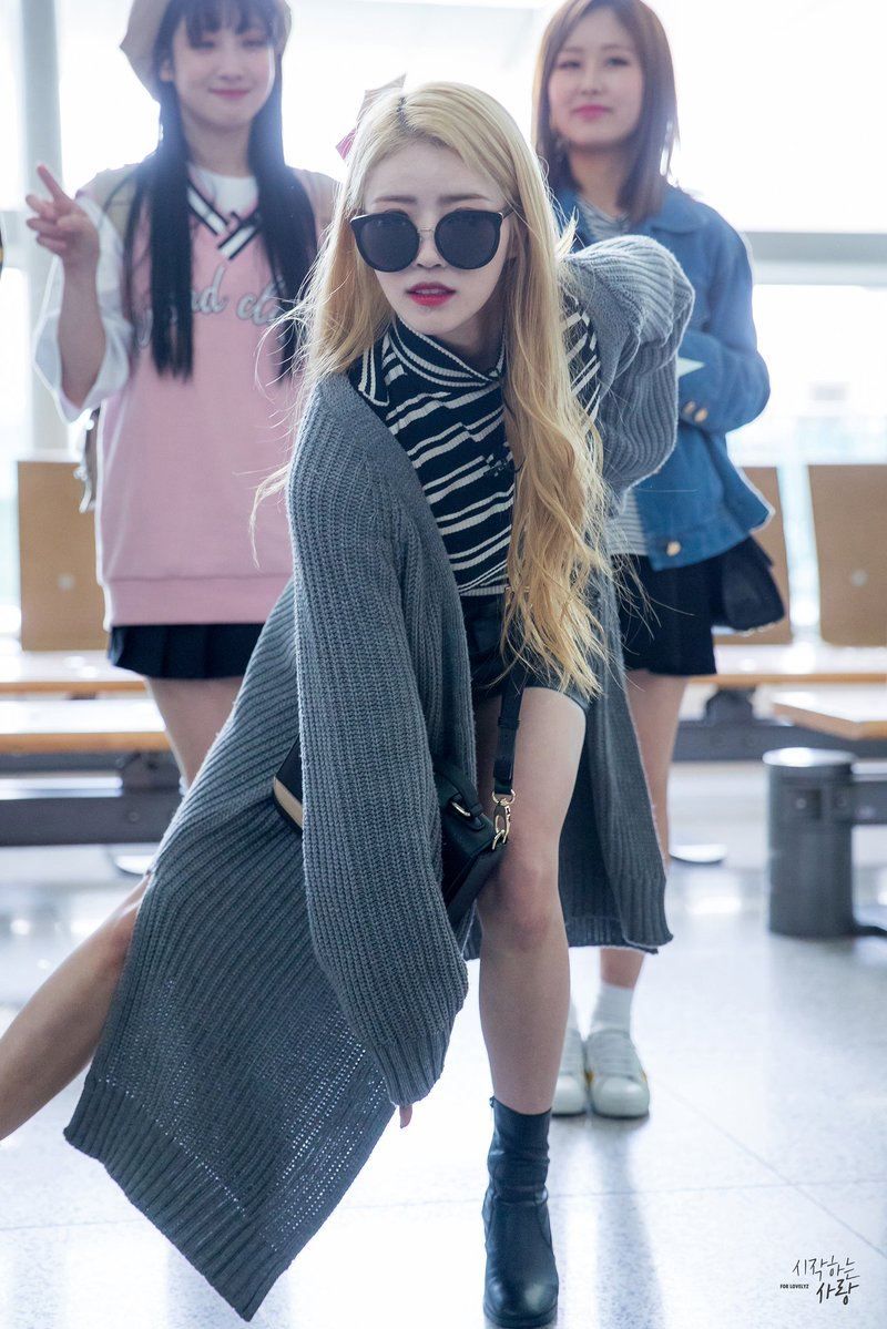 Lovelyz Turned Their Airport Style Into The Ultimate a Fashion Show ...