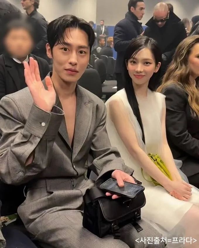 Lee Jae Wook (left) and Karina (right)