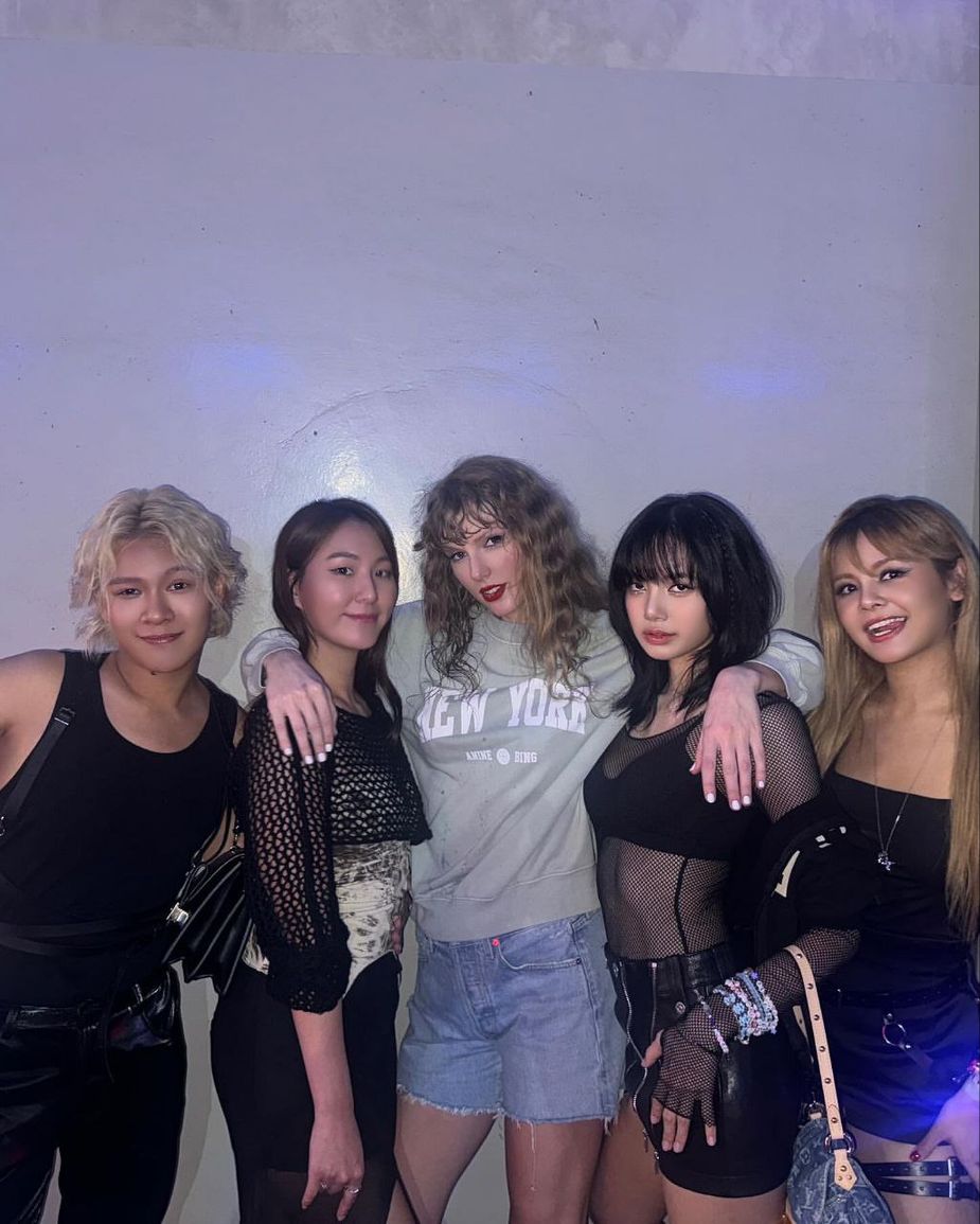 Taylor, Lisa, Sorn, and friends