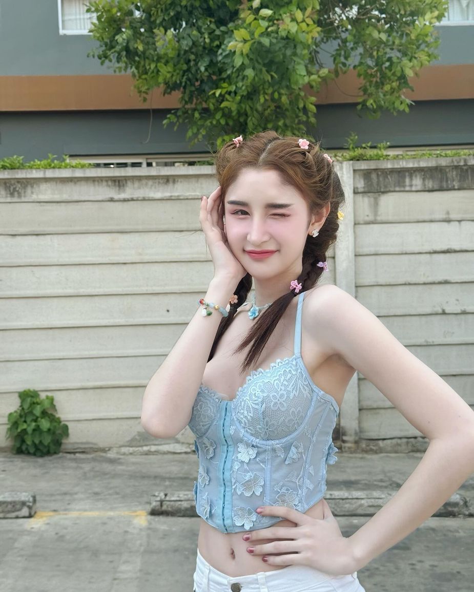 Thai Transgender Women Go Viral For Impressive Duality With Recent Military Draft