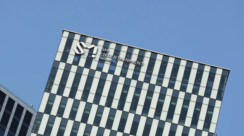 sm-entertainment-seoul-headquarters-2023-billboard-pro-1260