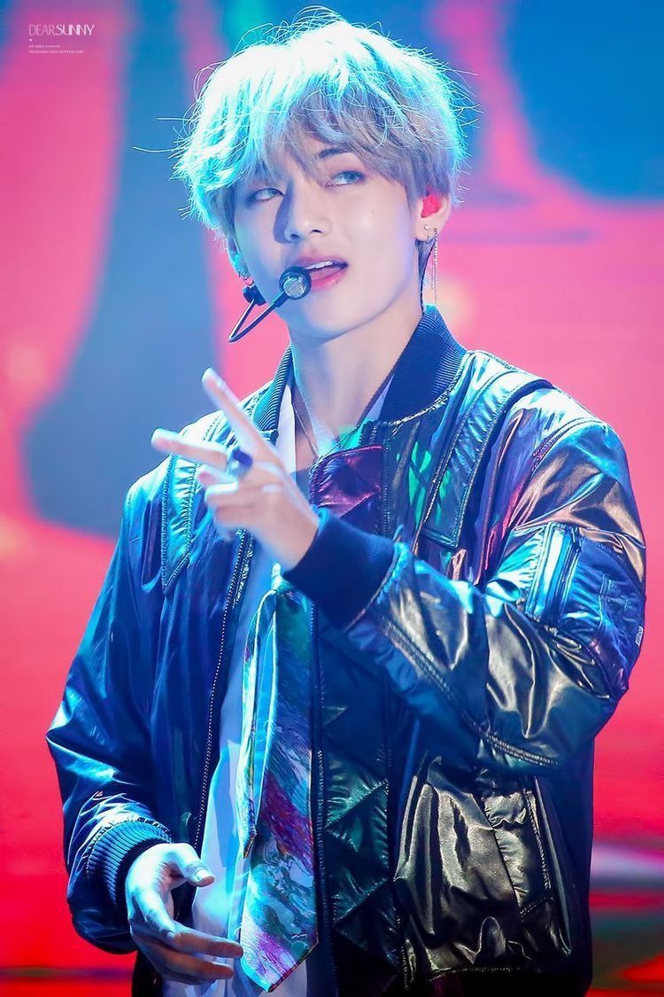 10+ Pictures of BTS V’s Stage Faces You Need To See Right Now - Koreaboo