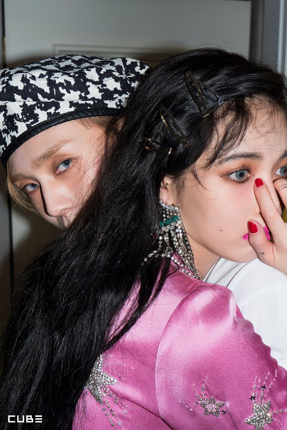 Korean Netizens Describe K-Pop Idol Agencies In Single Phrases… And