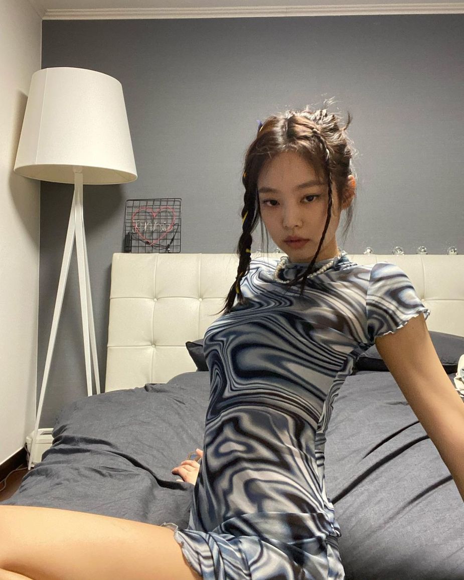 BLACKPINK's Jennie Is Going Viral For The Price Of Her Bed — Has The ...