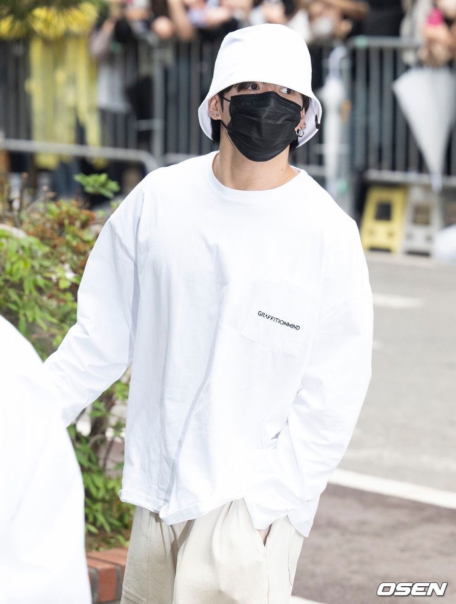 7 Times BTS's Jungkook Looked Too Hot For Words In A Basic White Shirt ...