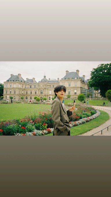 BTS's V Radiates True Boyfriend Material In New Instagram Posts From His  Trip To Paris - Koreaboo