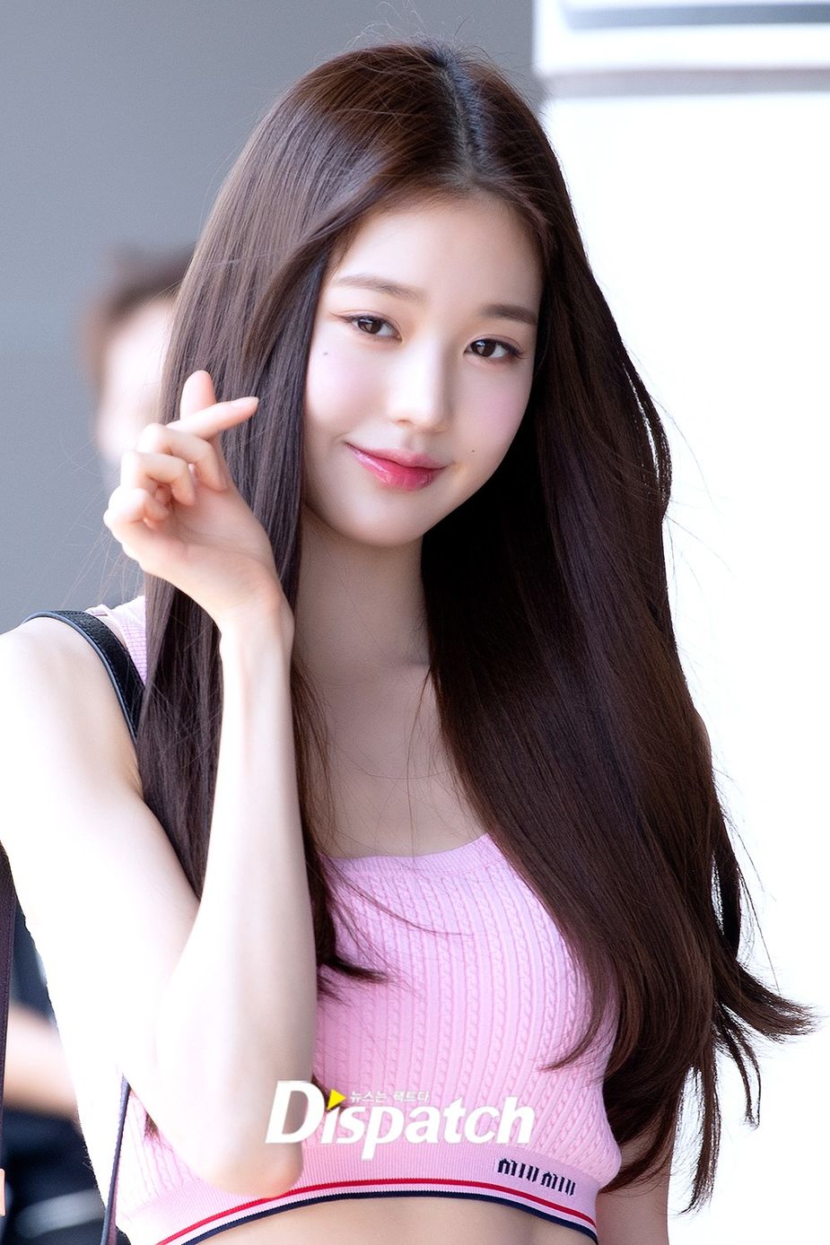 7 Times IVE Jang Wonyoung's Waist Looked Almost Too Snatched To Be Real ...