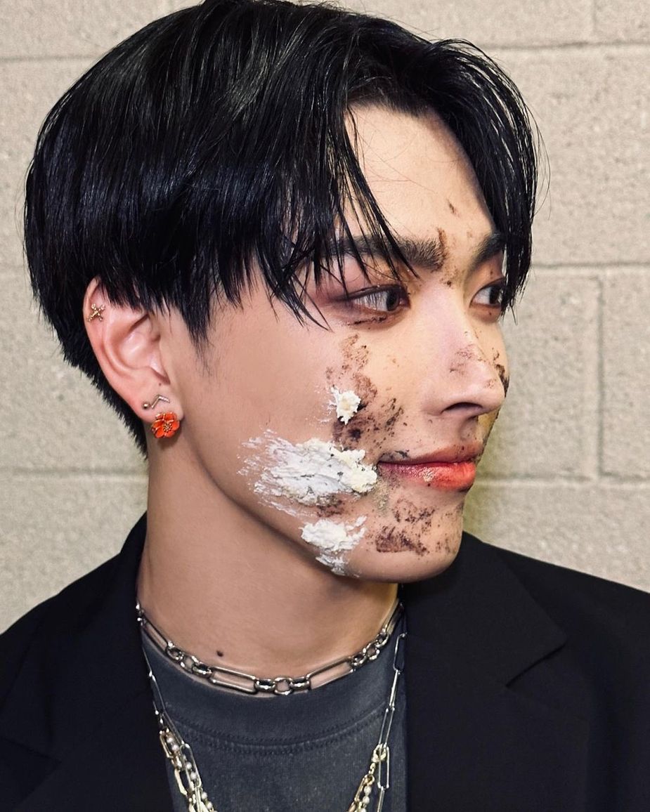 ATEEZ's Wooyoung Smashed Hongjoong's Face Into His Birthday Cake All ...