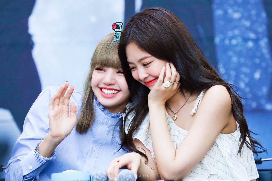 Amid BLACKPINK Disbandment Rumours, Jennie, Lisa & Others Talking About  Getting Married & Having Babies In This Old Clip Leaves BLINKS Emotional,  Fan Says I Wish You All Find Someone