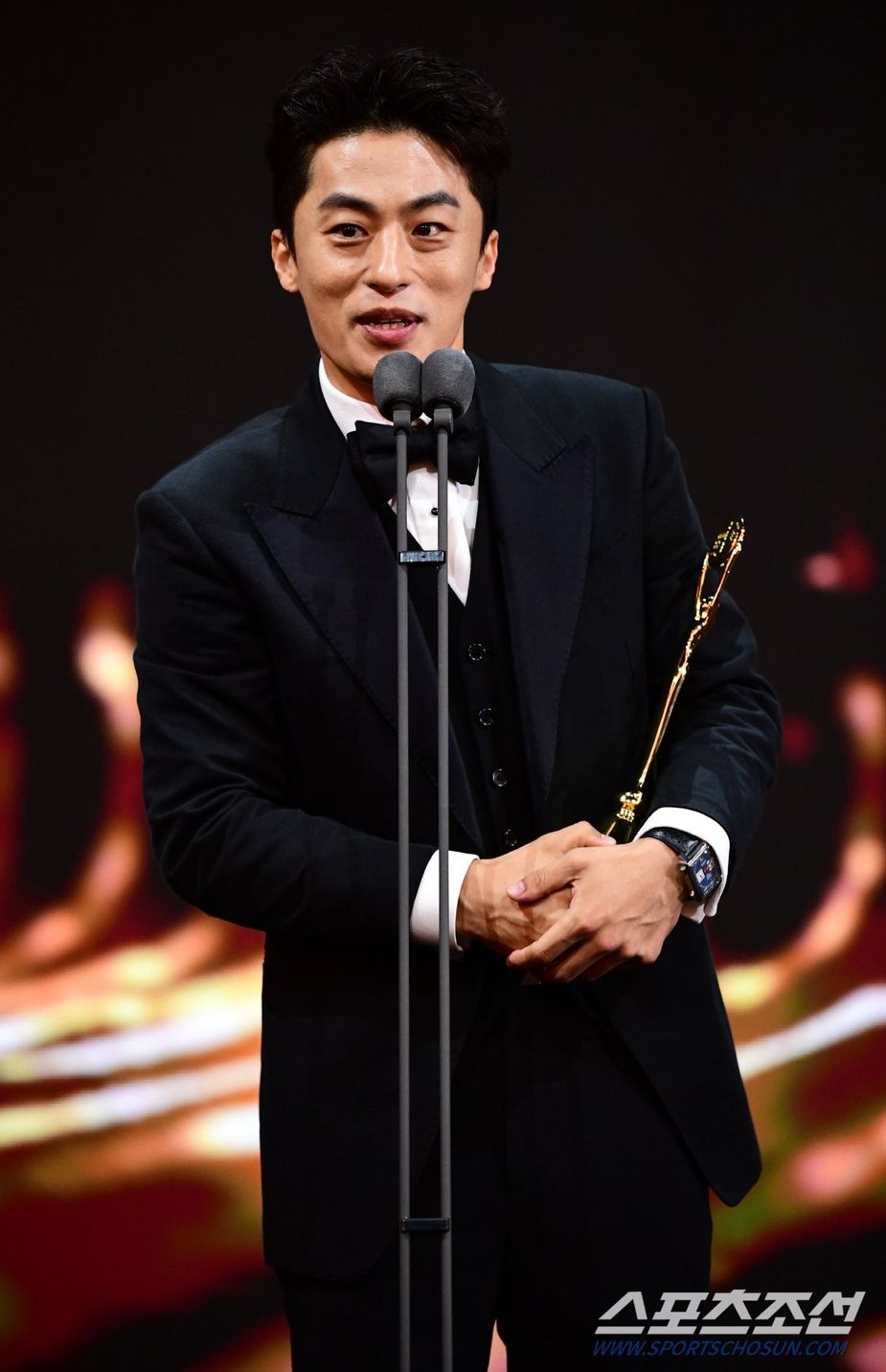 Here Are All The Winners In The First “Blue Dragon Series Awards