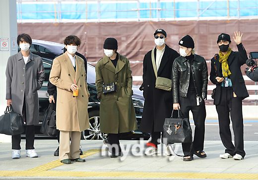 BTS Spotted At Incheon International Airport As They Head Off To L.A ...