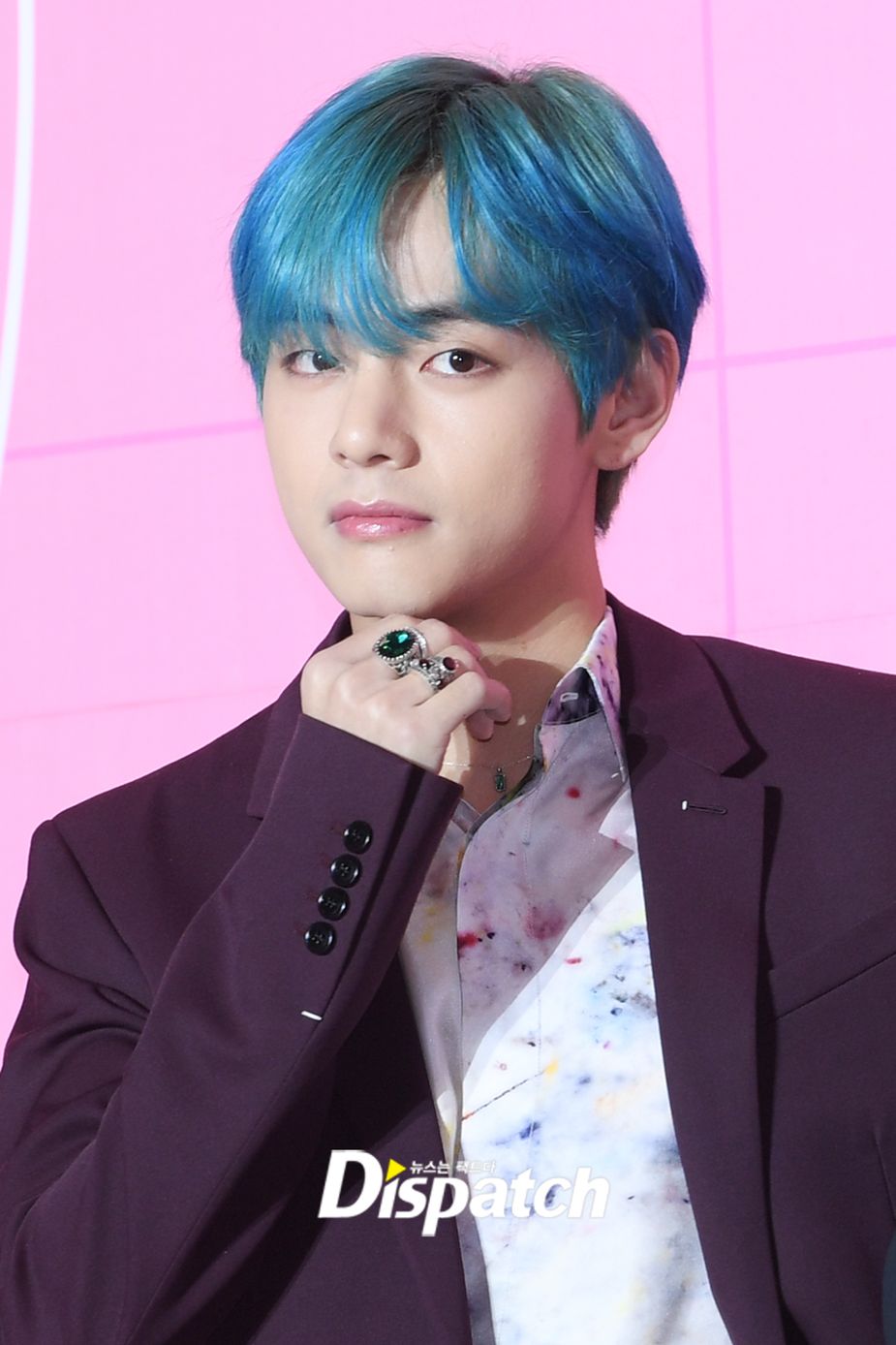 V Confesses He Cried Himself to Sleep at Night After BTS's Concert at ...