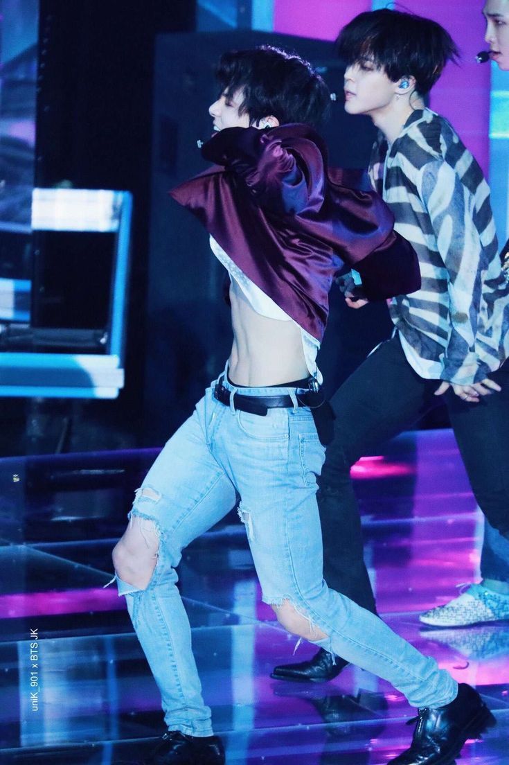 8 Times Bts Jungkooks Waist Looked Almost Too Snatched To Be Real Koreaboo 8831