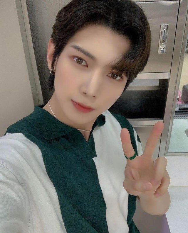 ATEEZ's Yeosang Sends ATINYs Into Meltdown With His Recent Selfie, And ...