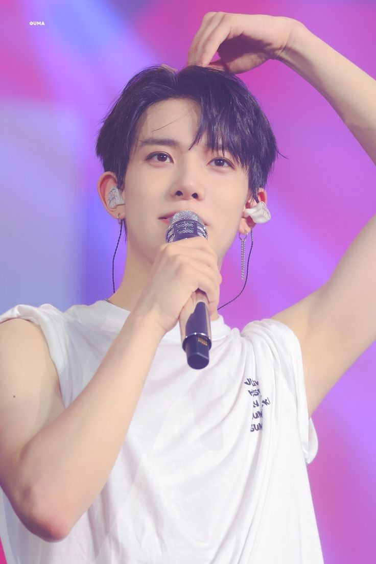 ENHYPEN’s Heeseung Is Rushed By Staff, But He Showcases His True