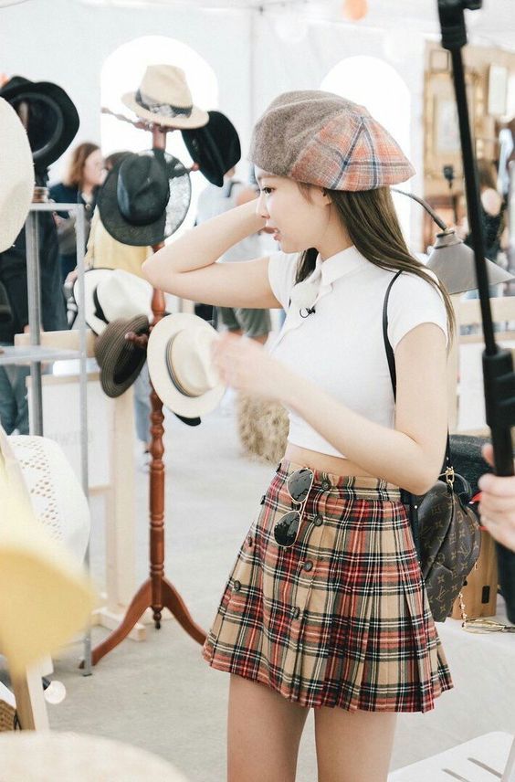 10 Times Blackpinks Jennie Rocked A Plaid Outfit And Looked Hot Af Koreaboo 0448