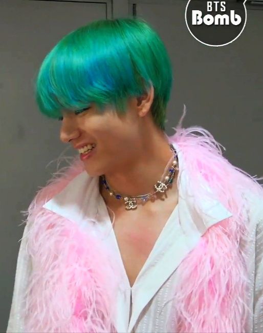 Bts v hot sale chanel necklace