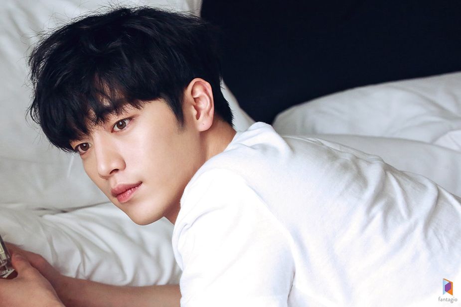 This Actor Has The Hottest Trending Face Among Korean Men Looking To ...