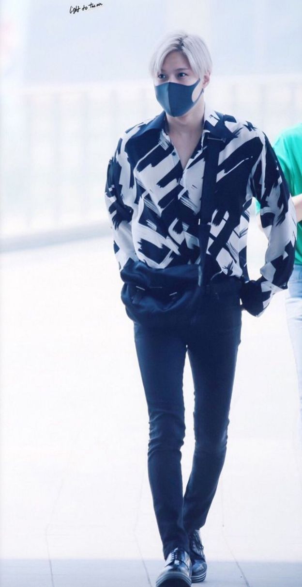 SHINee S Taemin Steals The Airport Spotlight With His Gorgeous Model Legs Koreaboo