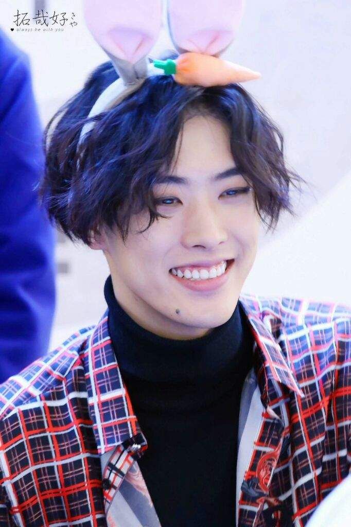 5 Foreign K-Pop Idols Who Were Selected To Be The Leader Of Their Group