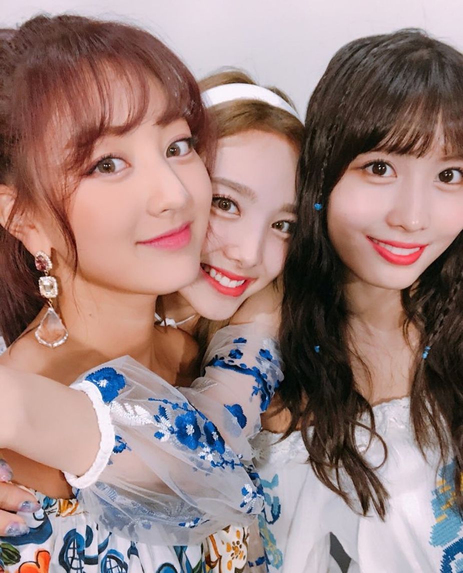 TWICE S Jihyo Momo And Nayeon Stuns With Their Unreal Visuals And