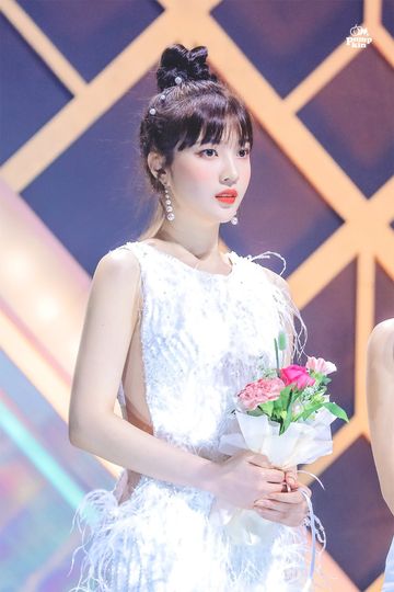 Red Velvet's Joy Gains Attention For Her Visuals In The White Dress At ...