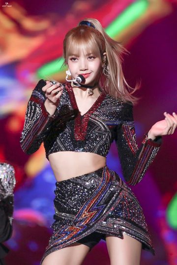 25 Times BLACKPINK's Lisa Blinded Us With Her Beauty - Koreaboo