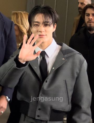 Unedited Moments Of Nct Dream S Jeno At Ferragamo S Fashion Show