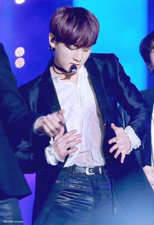 Who knew rain could bring us such delight? Source: HQJungkook