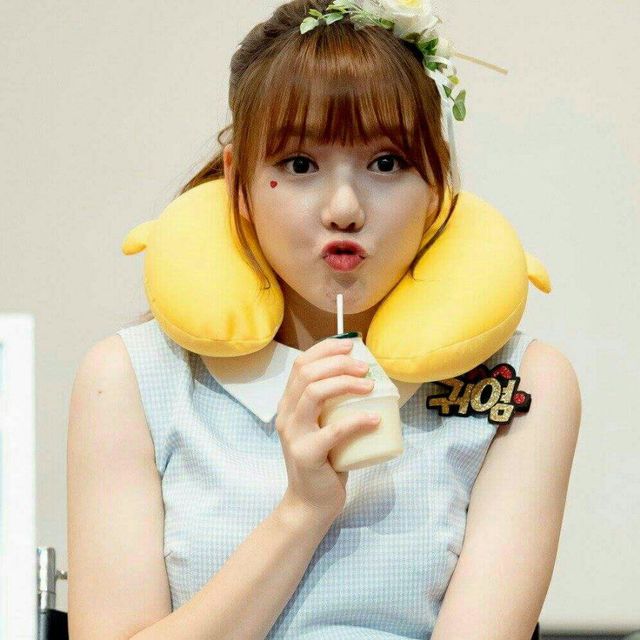 30 Photos Of Idols Eating Bananas You Never Knew Existed But Cant Live Without Koreaboo 5940