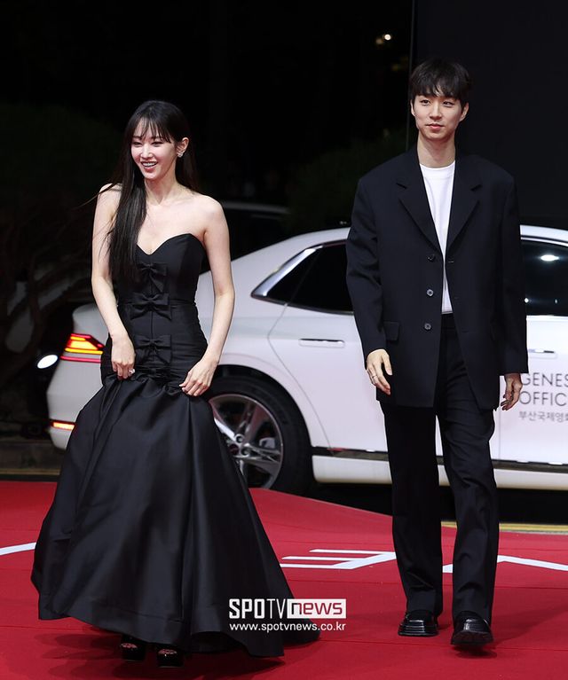 Jeon Jong Seo & Lee Chung Hyun 