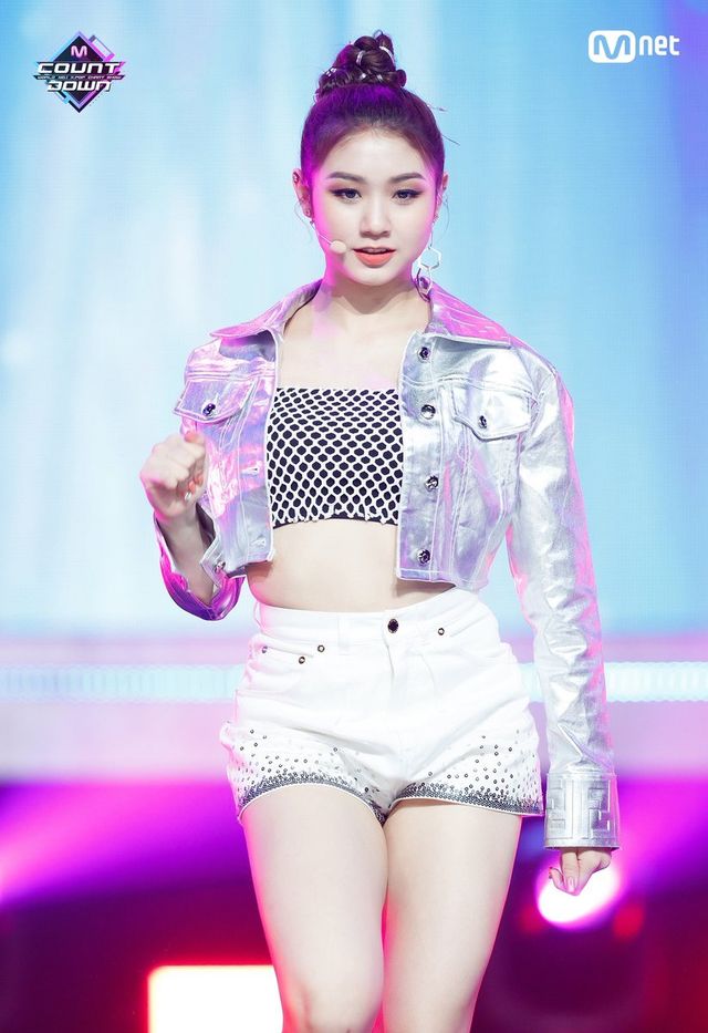 4th Gen K Pop Idol Bled Through Her Music Show Outfit While On Her 4th-gen-k-pop-idol-bled-through-her-music-show-outfit-while-on-her