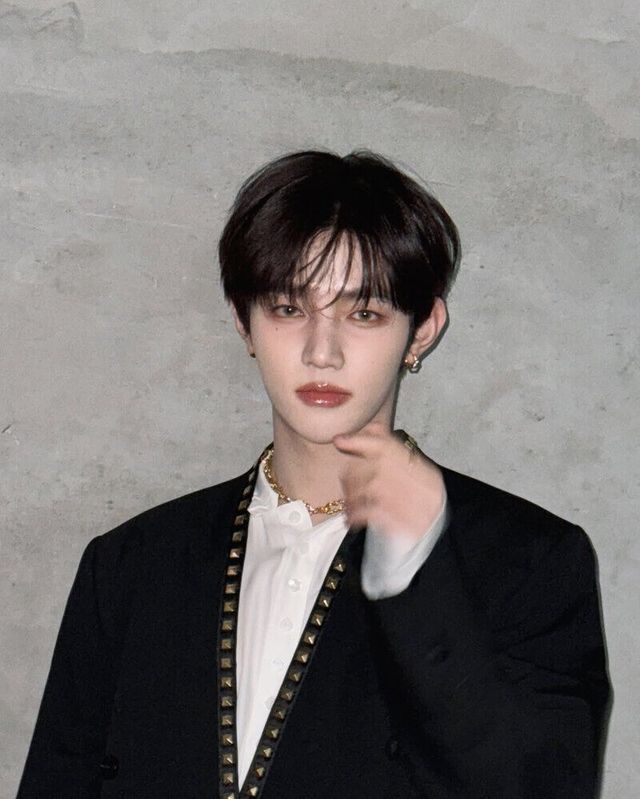 250108-ZB1-Instagram-update-ZHANG-HAO-documents-1