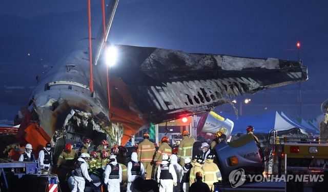 Jeju-Air-Crash-7-925x543