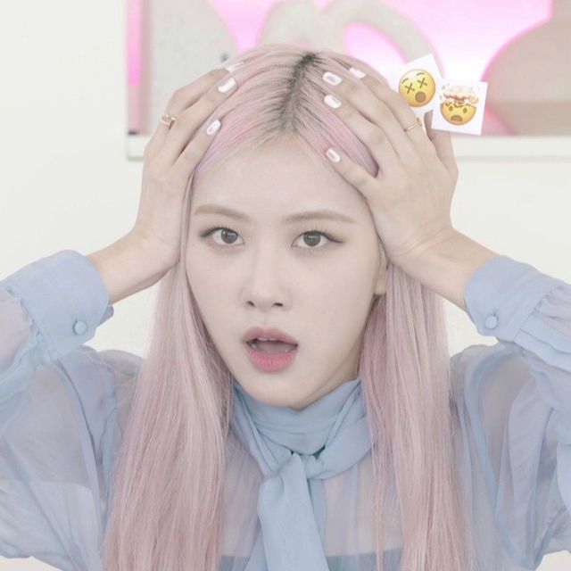 BLACKPINK's Rosé Has A New Meme Of Hers Going Viral, And It Isn't The ...